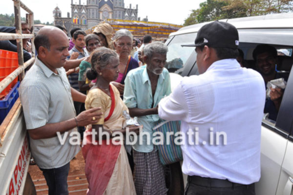 ಚರ್ಚ್‌ನ  ಜಾತ್ರೆ ಪ್ರಯುಕ್ತ ಭಿಕ್ಷುಕರಿಗೆ ನೀಡಿದ ದಾನವೆಷ್ಟು ಗೊತ್ತೇ ?