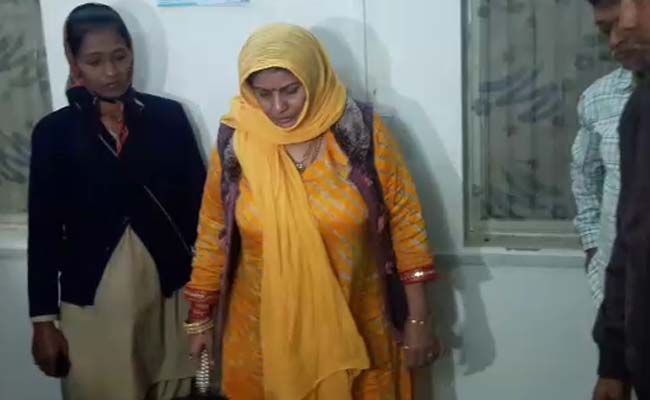 ಸಾಧ್ವಿಯ ಮನೆಯಲ್ಲಿ ಚಿನ್ನದ ಬಿಸ್ಕತ್ ಗಳು , ಕೋಟಿ ನಗದು, ಮದ್ಯದ ಬಾಟಲಿಗಳು !