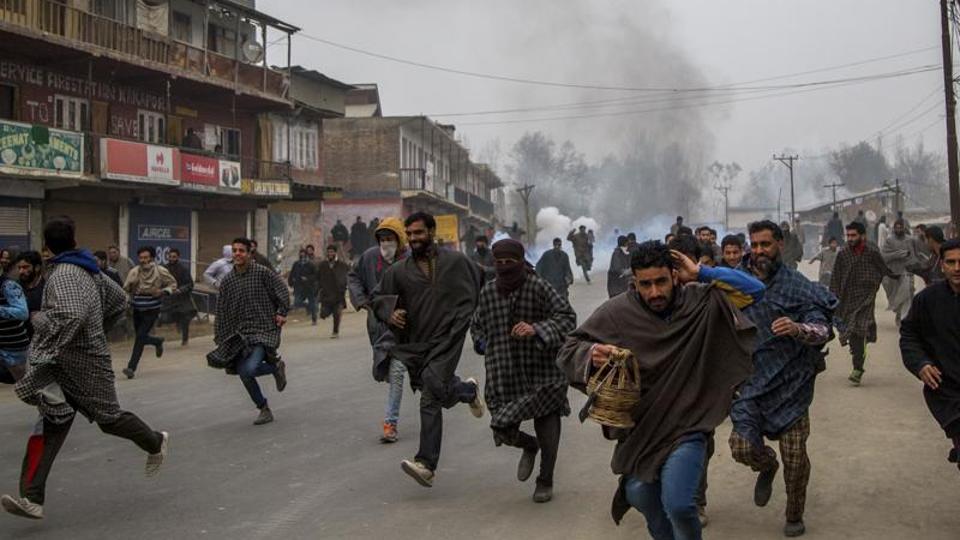 ಪೆಲೆಟ್ ನಿಂದ ಕುರುಡರಾದರೂ ಪರೀಕ್ಷೆಯಲ್ಲಿ ಬೆಳಗಿದ ಕಶ್ಮೀರಿ ಪೋರರು