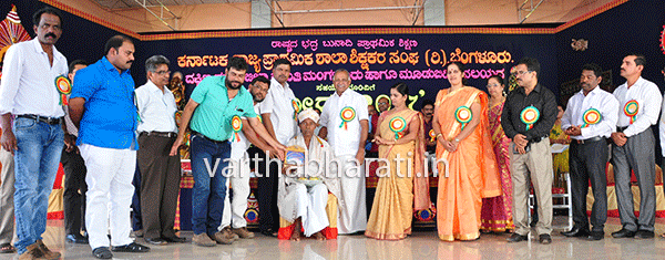 ಹರೇಕಳ ಹಾಜಬ್ಬರಿಗೆ ಸನ್ಮಾನ