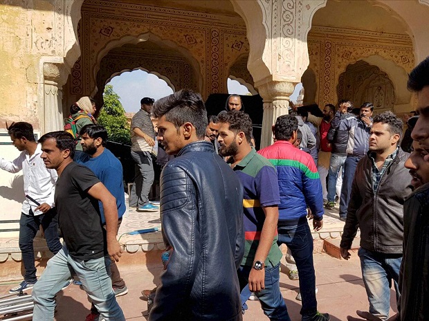 ಚಿತ್ರನಿರ್ದೇಶಕ ಬನ್ಸಾಲಿಗೆ ಹಲ್ಲೆ: ಬಾಲಿವುಡ್ ಖಂಡನೆ