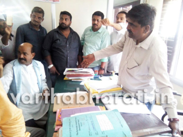 ಬೈಕಂಪಾಡಿ: ಹದಗೆಟ್ಟ ರಸ್ತೆಯ ವಿರುದ್ಧ ಧ್ವನಿ ಎತ್ತಿದ ನಾಗರಿಕರು