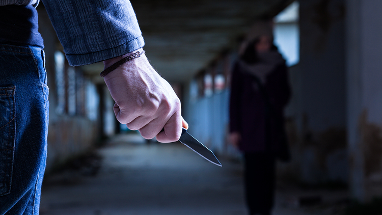 ದಮಾಮ್ ಫ್ಲ್ಯಾಟ್‌ನಲ್ಲಿ ಚಾಕು ತೋರಿಸಿ ದರೋಡೆ