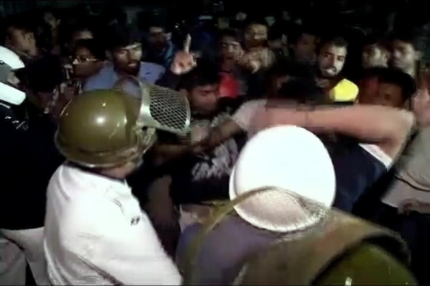 ಬಂಡೋಪಾಧ್ಯಾಯ ಬಂಧನವನ್ನು ವಿರೋಧಿಸಿ ಪ್ರಧಾನಿ ನಿವಾಸಕ್ಕೆ ಜಾಥಾ ನಡೆಸುತ್ತಿದ್ದ ಟಿಎಂಸಿ ಸಂಸದರ ಸೆರೆ