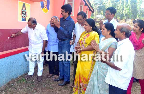 ಮೂಡುಬಿದಿರೆ ಕ್ಷೇತ್ರ ಶಿಕ್ಷಣಾಧಿಕಾರಿಗಳ ಕಚೇರಿಗೆ ವರ್ಲಿ ಚಿತ್ರಗಳ ಅಲಂಕಾರ