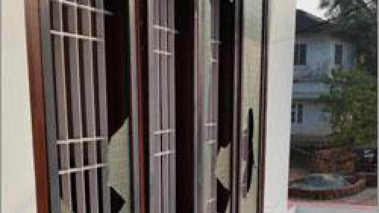 ಕಣ್ಣೂರಿನಲ್ಲಿ ಸಿಪಿಐ ಕಚೇರಿಗೆ ದುಷ್ಕರ್ಮಿಗಳಿಂದ ದಾಳಿ