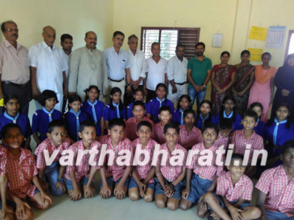 ಅಂಗರಗುಂಡಿ ಸರಕಾರಿ ಶಾಲೆಗೆ ಶಾಸಕ ಮೊಯ್ದಿನ್ ಬಾವಾ ಭೇಟಿ