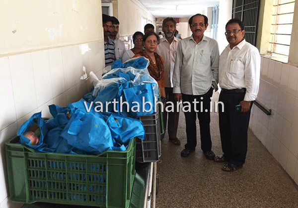 ​ಉಡುಪಿ ಸರಕಾರಿ ಆಸ್ಪತ್ರೆಯ ರೋಗಿಗಳಿಗೆ ಹಣ್ಣುಹಂಪಲು ವಿತರಣೆ