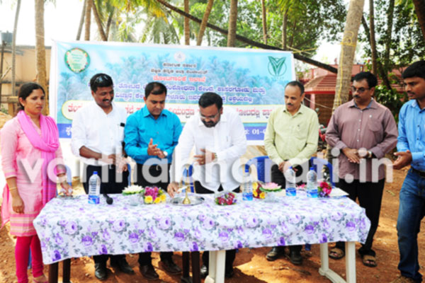 ತೆಂಗು ಬೆಳೆಯ ಕಪ್ಪು ತಲೆ ಹುಳು ಬಾಧೆಗೆ ಪರಿಹಾರೋಪಾಯ