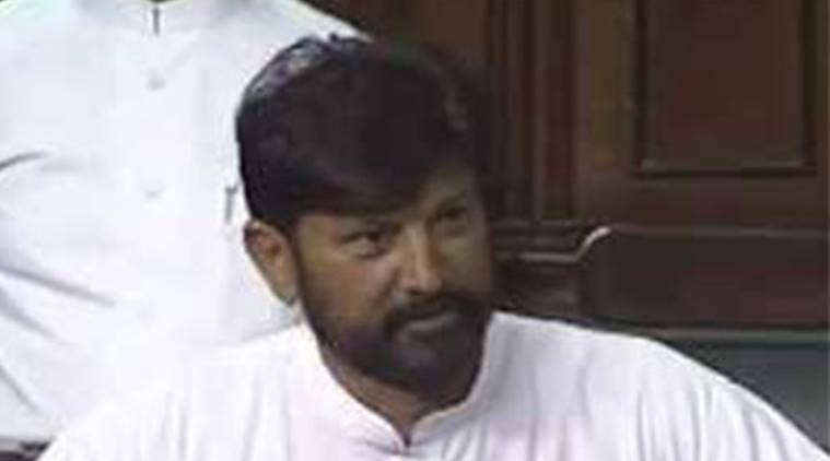 ಜಮ್ಮು-ಕಾಶ್ಮೀರ ವಿಧಾನಸಭೆಯಲ್ಲಿ ಸಚಿವರಿಗೆ ಥಳಿತ