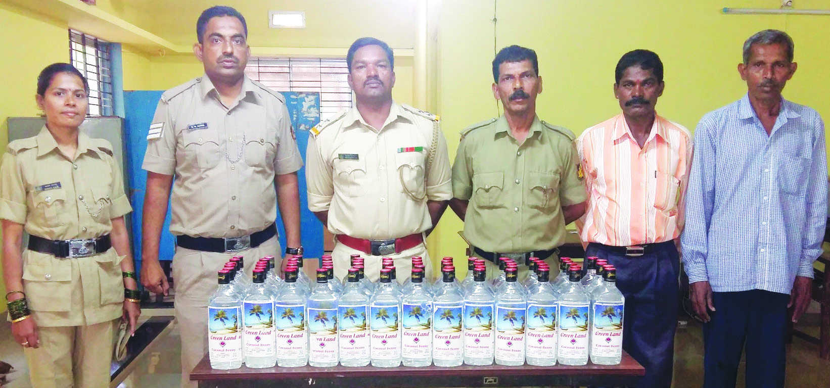 ​ಮನೆಯಲ್ಲಿ ಅಕ್ರಮ ಸಾರಾಯಿ ದಾಸ್ತಾನು