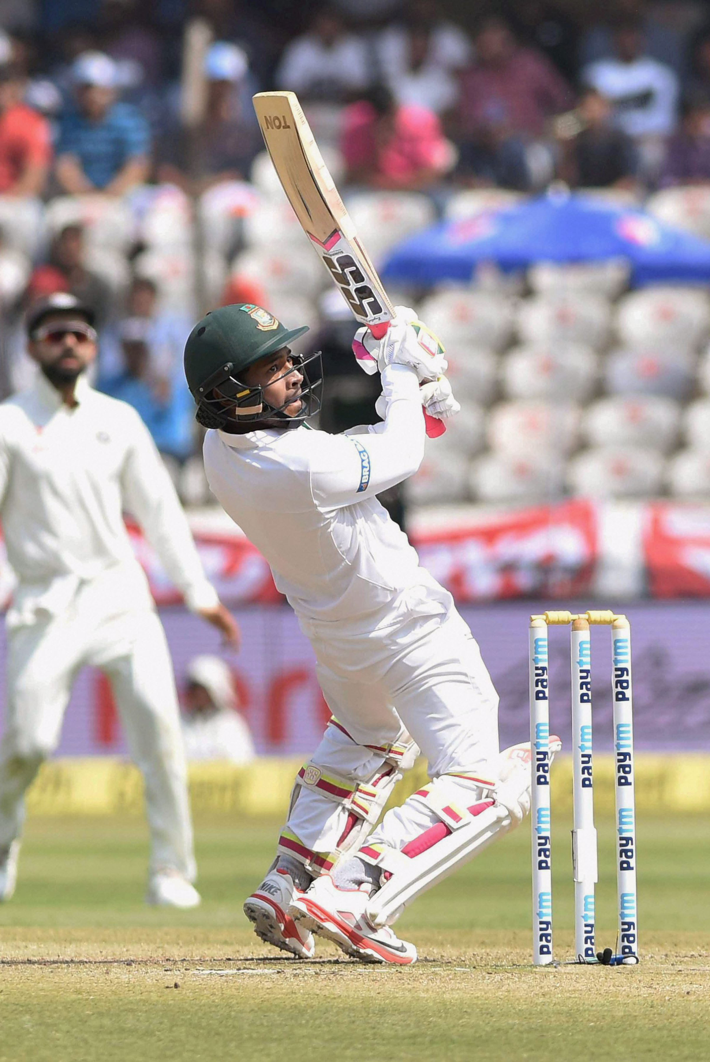 ಹೈದರಾಬಾದ್ ಟೆಸ್ಟ್: ಬಾಂಗ್ಲಾದೇಶ ಪ್ರತಿ ಹೋರಾಟ