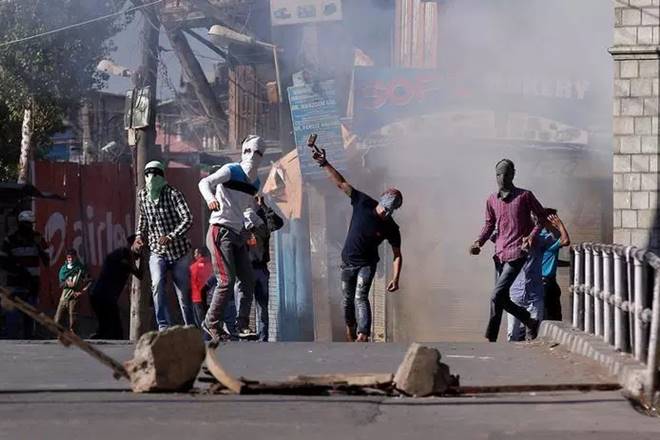 ಹಿಂಸೆಗೆ ತಿರುಗಿದ ರೈತರ ರ‍್ಯಾಲಿ : ಎಸ್‌ಪಿಗೆ ಗಾಯ