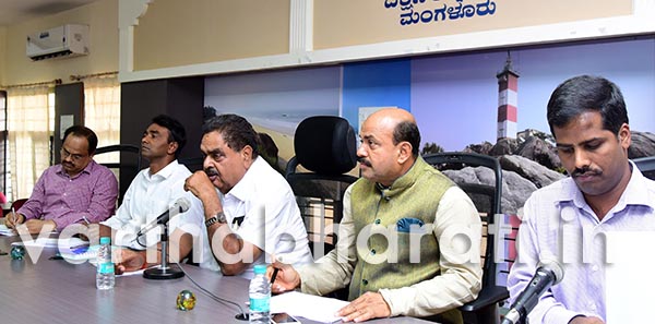 ಜಿಲ್ಲೆಯಲ್ಲಿ ಬರಗಾಲದ ಸಮಸ್ಯೆಯನ್ನು ಎದುರಿಸಲು ತ್ವರಿತ ಕಾಮಗಾರಿ ಕೈ ಗೊಳ್ಳಲು ಕ್ರಮ-ರಮಾನಾಥ ರೈ