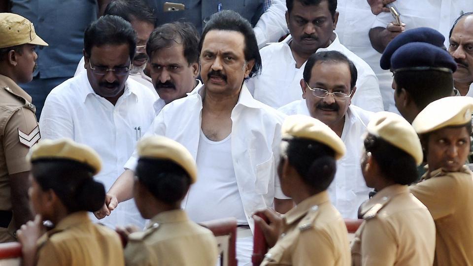 ಚೆನ್ನೈಯಲ್ಲಿ ಸ್ಟಾಲಿನ್ ಬಂಧನ,ರಾಜ್ಯಾದ್ಯಂತ ಹಿಂಸಾಚಾರ