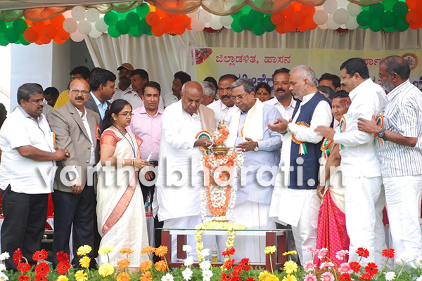 ಬರ ನಿರ್ವಹಣೆ ನಮ್ಮ ಹೊಣೆ, ಅದಕ್ಕಾಗಿ ಎಷ್ಟೇ ಬೆಲೆ ತೆರಲು ಸಿದ್ದ: ಮುಖ್ಯಮಂತ್ರಿ ಸಿದ್ದರಾಮಯ್ಯ