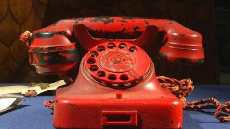 ಹಿಟ್ಲರ್ ಟೆಲಿಫೋನ್ ಹರಾಜಿಗೆ