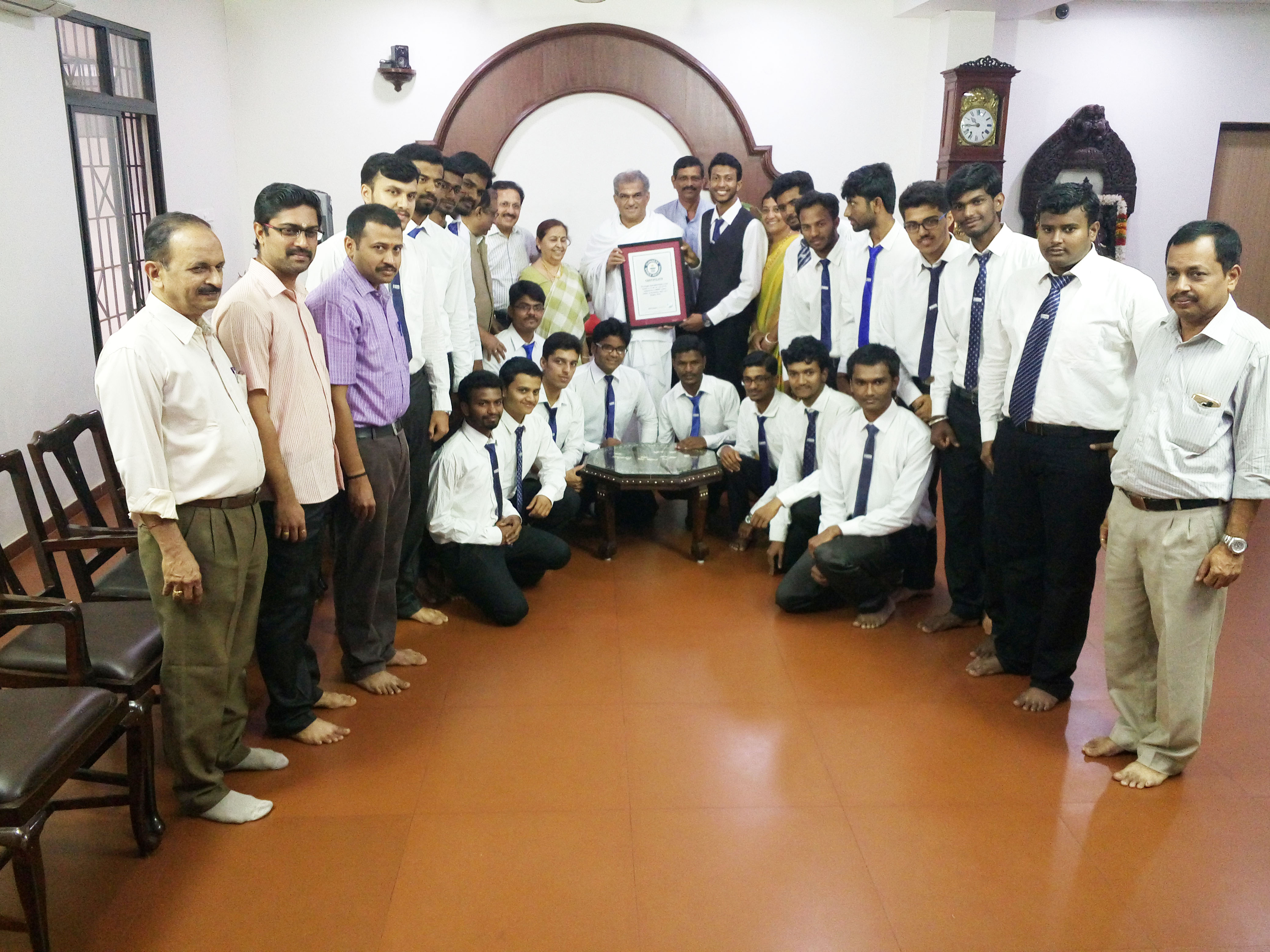 ರೂಬಿಕ್ ಕ್ಯೂಬ್: ಗಿನ್ನಿಸ್ ದಾಖಲೆ ವೀರರಿಗೆ ಸನ್ಮಾನ