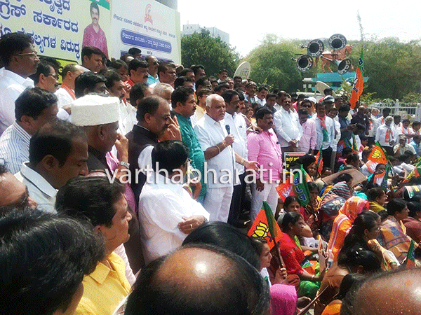 ಸಿದ್ದರಾಮಯ್ಯರ ಗೊಡ್ಡು ಬೆದರಿಕೆಗೆ ಹೆದರಲ್ಲ: ಬಿಎಸ್‌ವೈ