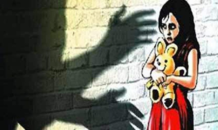 ಶಾಲಾ  ಬಾಲಕಿ  ಮೇಲೆ ಲೈಂಗಿಕ ದೌರ್ಜನ್ಯ ಪ್ರಕರಣ;  ಶಾಲಾ ಮುಖ್ಯಸ್ಥರು ವಶಕ್ಕೆ