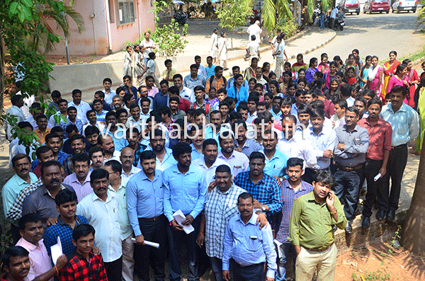 ಪಡಿತರ ಚೀಟಿ ಪರಿಶೀಲನಾ ಕಾರ್ಯದಿಂದ ಮುಕ್ತಗೊಳಿಸಿ: ಗ್ರಾಮ ಲೆಕ್ಕಾಧಿಕಾರಿಗಳಿಂದ ಡಿಸಿಗೆ ಮನವಿ