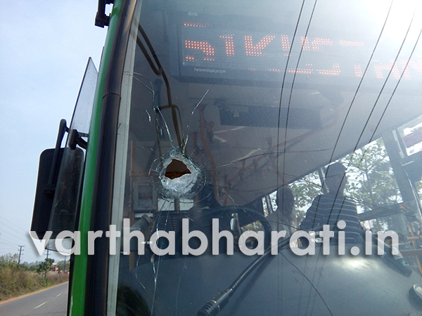 ಉಳ್ಳಾಲ: ಅಸೈಗೋಳಿ ಬಳಿ ಬಸ್‌ಗೆ ಕಲ್ಲು ತೂರಾಟ