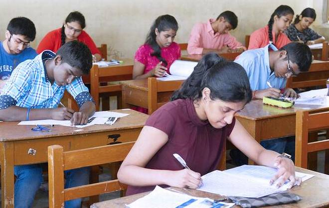 ರಾಜ್ಯದಲ್ಲಿ ನೀಟ್ ಗೊಂದಲ :50 ಸಾವಿರ ವಿದ್ಯಾರ್ಥಿಗಳಿಗೆ 4 ಪರೀಕ್ಷಾ ಕೇಂದ್ರಗಳು!