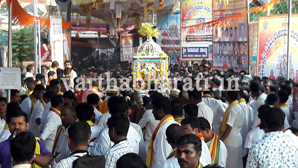 ರಥಸಪ್ತಮಿ ದಿನದಂದು ಆದ್ದೂರಿಯಾಗಿ ನಡೆದ ಪಲ್ಲಕಿ ಉತ್ಸವ