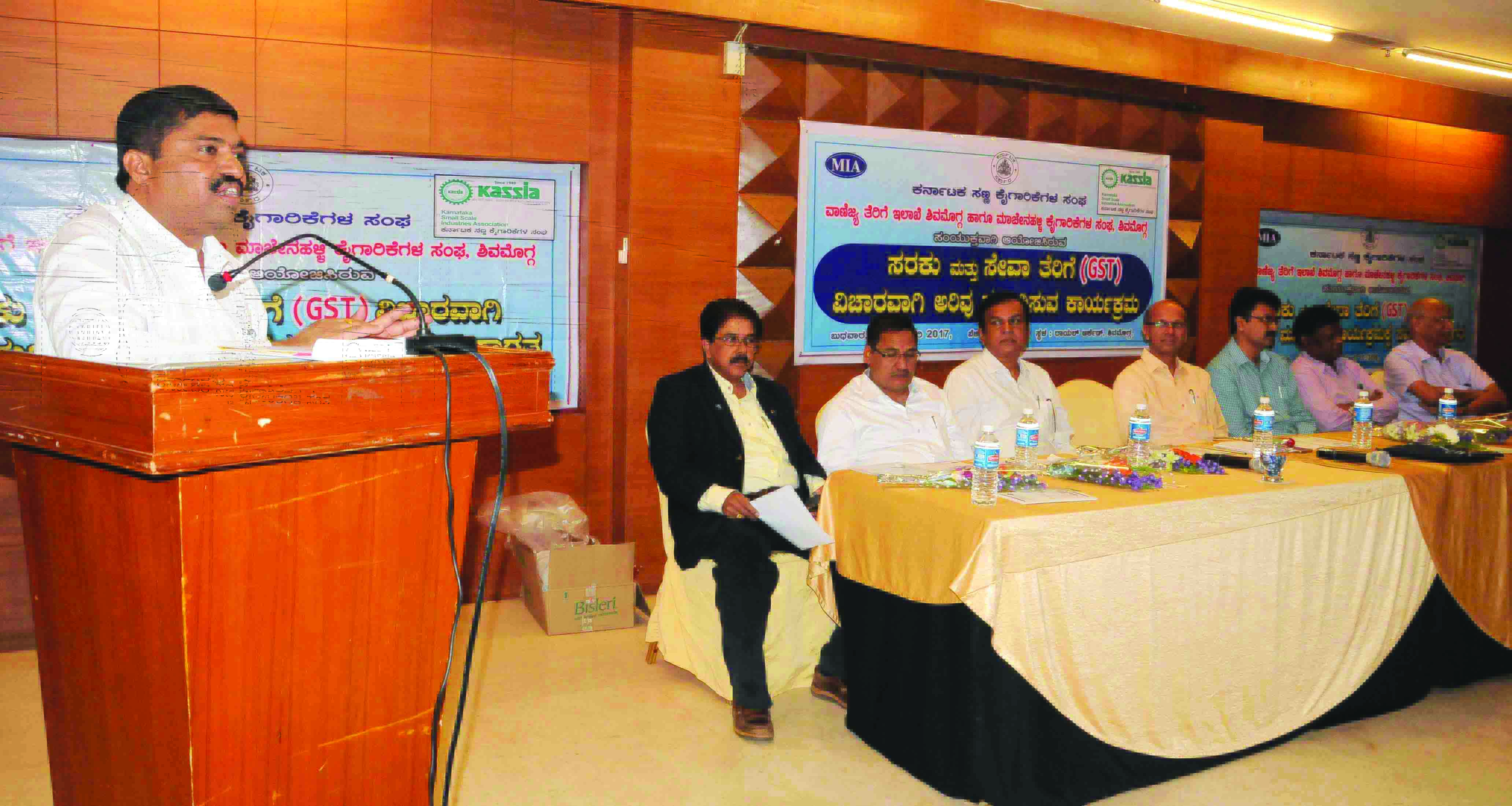 ಉಡುಗೆ-ತೊಡುಗೆ ವಿಚಾರದಲ್ಲಿ ಸಾಮರಸ್ಯ ಕದಡುವ ಕೃತ್ಯ