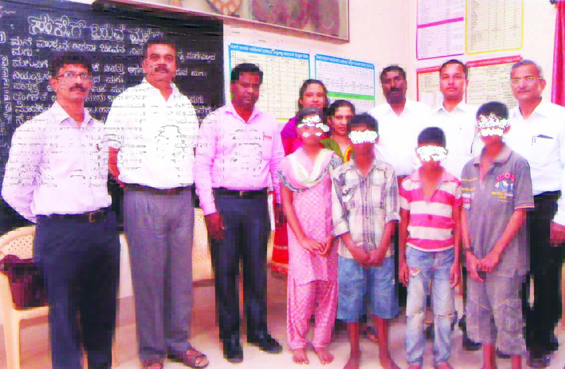 ​ ಅಧಿಕಾರಿಗಳಿಂದ ಮಂಡಕ್ಕಿ ಭಟ್ಟಿಗಳ ಮೇಲೆ ದಾಳಿ: 4 ಮಕ್ಕಳ ಬಿಡುಗಡೆ