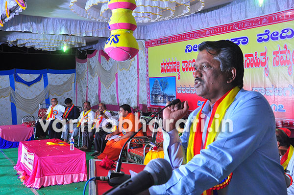 ವಿಧಾನ ಸೌಧ, ಲೋಕಸಭೆಯ ಎದುರು ಬಸವೇಶ್ವರ  ಮೂರ್ತಿ ಪ್ರತಿಷ್ಠಾಪಿಸಬೇಕಿತ್ತು: ಸಾಹಿತಿ ರಂಜಾನ್ ದರ್ಗಾ