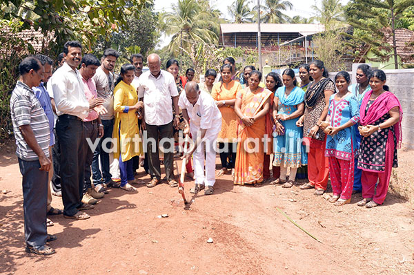 ​ಮುಲ್ಕಿ : ರಸ್ತೆ ಕಾಂಕ್ರಿಟೀಕರಣಕ್ಕೆ ಶಾಸಕ ಅಭಯಚಂದ್ರ ಜೈನ್ ರಿಂದ ಶಿಲಾನ್ಯಾಸ