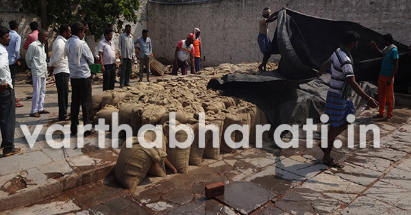 ಅಕಾಲಿಕ ಮಳೆಗೆ ತೊಗರಿ ದಾಸ್ತಾನಿಗೆ ತೊಂದರೆ