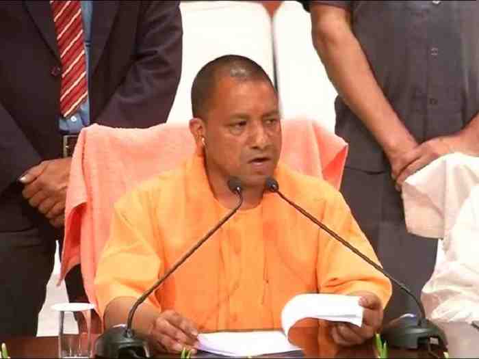 ಕೋಮು ಹಿಂಸೆ ತಡೆಯದಿದ್ದರೆ ಅಧಿಕಾರಿಗಳ ವಿರುದ್ಧ ಕ್ರಮ: ಆದಿತ್ಯನಾಥ್ ಎಚ್ಚರಿಕೆ