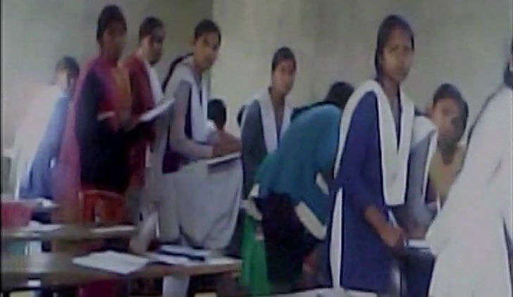 ಉತ್ತರ ಪ್ರದೇಶದ ಶಾಲೆಗಳಲ್ಲಿ ಬೆಚ್ಚಿ ಬೀಳಿಸುವ ಪರೀಕ್ಷಾ ಅವ್ಯವಹಾರಗಳು