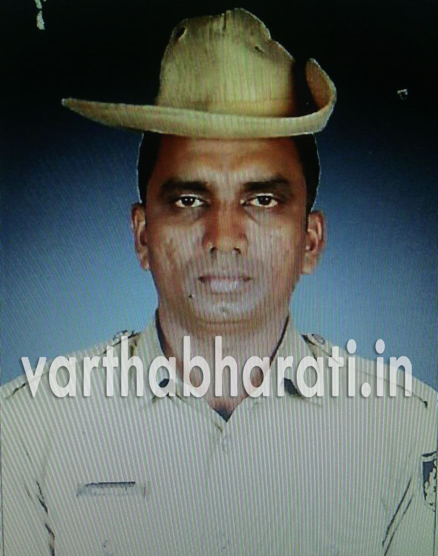 ನ್ಯಾಯಾಲಯದ ಮೂರನೆ ಮಹಡಿಯಿಂದ ಜಿಗಿದು ಹೆಡ್ ಕಾನ್ಸ್‌ಟೇಬಲ್ ಆತ್ಮಹತ್ಯೆ ಯತ್ನ; ಚಿಕಿತ್ಸೆ ವೇಳೆ ಹೃದಯಾಘಾತದಿಂದ ಸಾವು