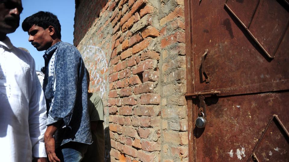 ಕ್ಷುಲ್ಲಕ ಕಾರಣ ನೀಡಿ ಕಸಾಯಿಖಾನೆಗೆ ಬೀಗ: ಉ.ಪ್ರದೇಶ ಸರಕಾರದ ಕ್ರಮದ ಬಗ್ಗೆ ವ್ಯಾಪಕ ಆಕ್ರೋಶ