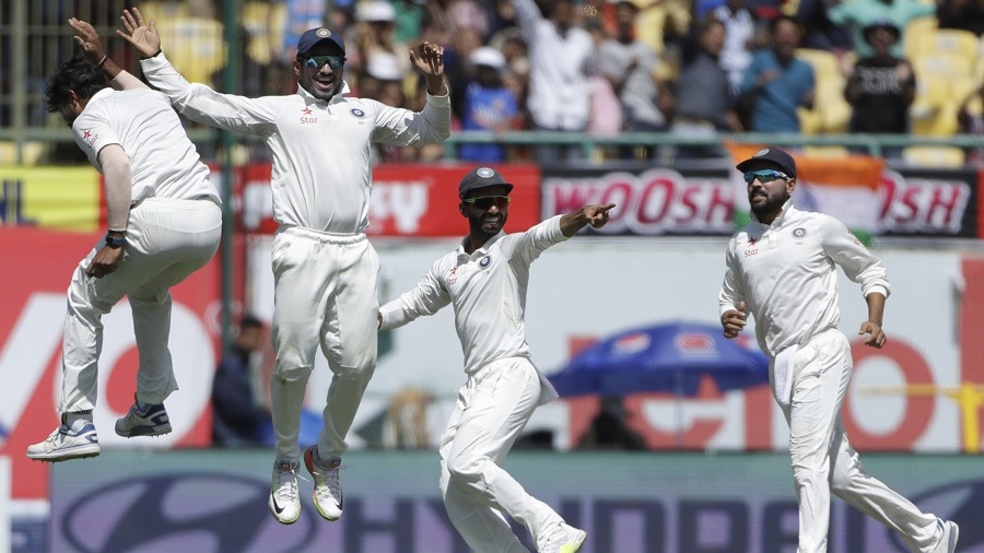 ಅಂತಿಮ ಟೆಸ್ಟ್‌ :  ಆಸ್ಟ್ರೇಲಿಯ 2 ನೆ ಇನಿಂಗ್ಸ್ ನಲ್ಲಿ  106/6(33 ಓವರ್)