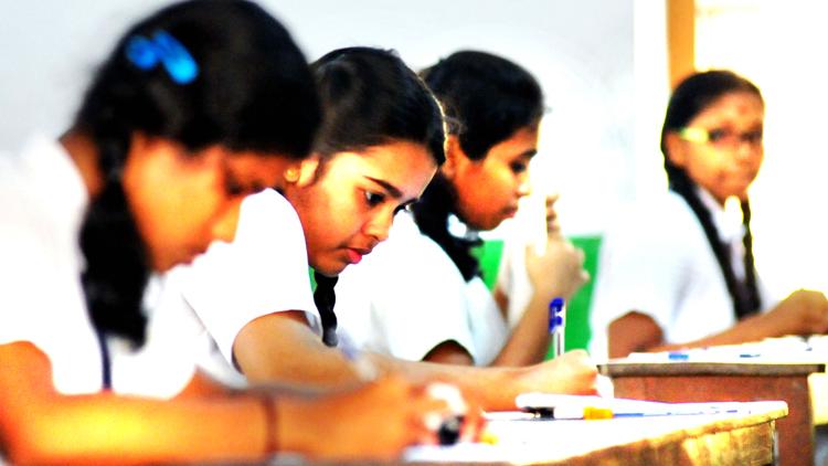 ಕೇರಳದಲ್ಲಿ  ಈಗ ಪ್ಲಸ್ ವನ್ ತರಗತಿಯ ಭೌಗೋಳ (ಜಾಗ್ರಫಿ) ಪರೀಕ್ಷೆ ಕೂಡಾ ವಿವಾದದಲ್ಲಿ