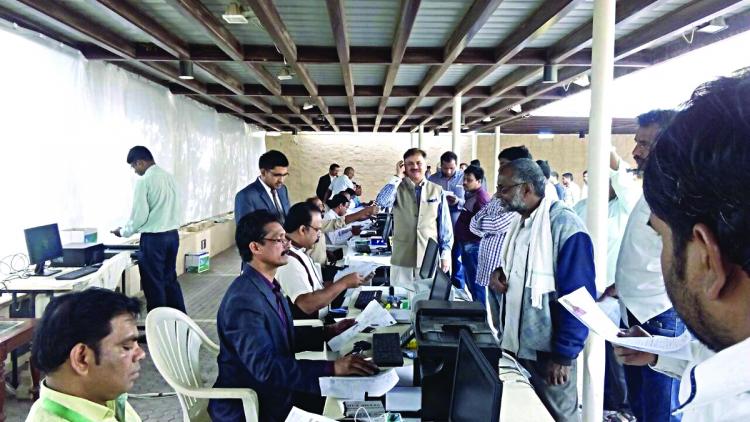 ಸೌದಿ: ಅಕ್ರಮ ವಲಸಿಗರಿಗೆ ಸಾರ್ವಜನಿಕ ಕ್ಷಮೆ; ಮೊದಲ ದಿವಸ ದೂತವಾಸದಲ್ಲಿ 810 ಮಂದಿ