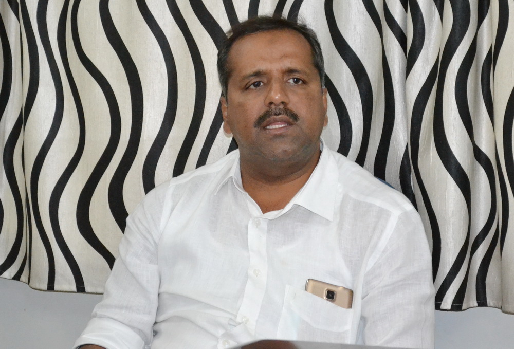 ಹಣದ ಆಮಿಷ ದೂರು: ಸಚಿವ ಯು.ಟಿ. ಖಾದರ್ ವಿರುದ್ಧ  ಎಫ್ ಐ ಆರ್ ದಾಖಲು