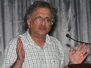 ದೇಶದ ಮೂರನೇ ಅತ್ಯಂತ ಯಶಸ್ವಿ ಪ್ರಧಾನಿಯಾಗುವತ್ತ ಮೋದಿ : ರಾಮಚಂದ್ರ ಗುಹಾ