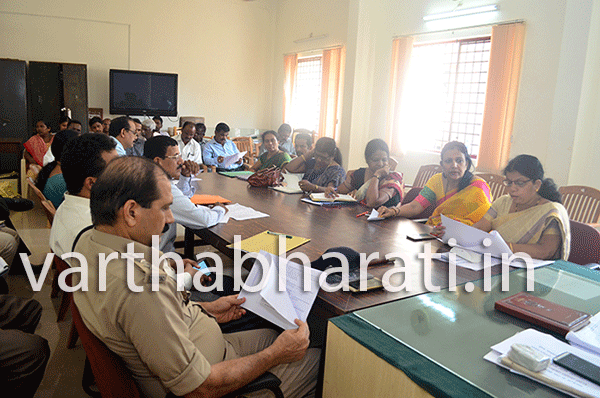 ಬ್ರೋಕರ್‌ಗಳ ಮೇಲೆ ಸಿಸಿಟಿವಿ ಕ್ಯಾಮರಾ ಕಣ್ಗಾವಲು: ತಹಶೀಲ್ದಾರ್