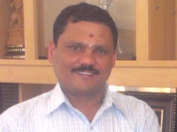 ಯಡಿಯೂರಪ್ಪ ಬಂಟ ಕಾಪು ಸಿದ್ದಲಿಂಗಸ್ವಾಮಿ ಕತ್ತಿನ ಪಟ್ಟಿ ಹಿಡಿದು ಹೊಡೆದಾಡಿದ ಬಿಜೆಪಿ ಕಾರ್ಯಕರ್ತರು