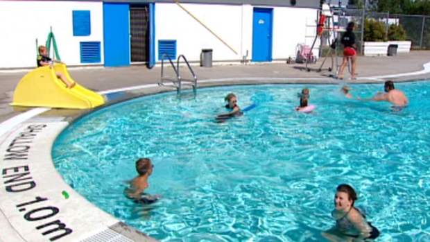 ನೀವು ಇಳಿಯುತ್ತಿರುವ ಈಜುಕೊಳದಲ್ಲಿ ಎಷ್ಟು ಮೂತ್ರವಿದೆ?