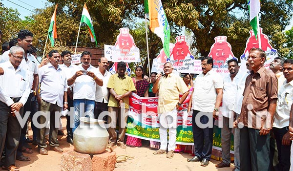 ಬಡವರ ಹೊಟ್ಟೆಗೆ ಹೊಡೆಯುತ್ತಿರುವ ಮೋದಿ ಸರಕಾರ: ಅಭಯಚಂದ್ರ ಜೈನ್