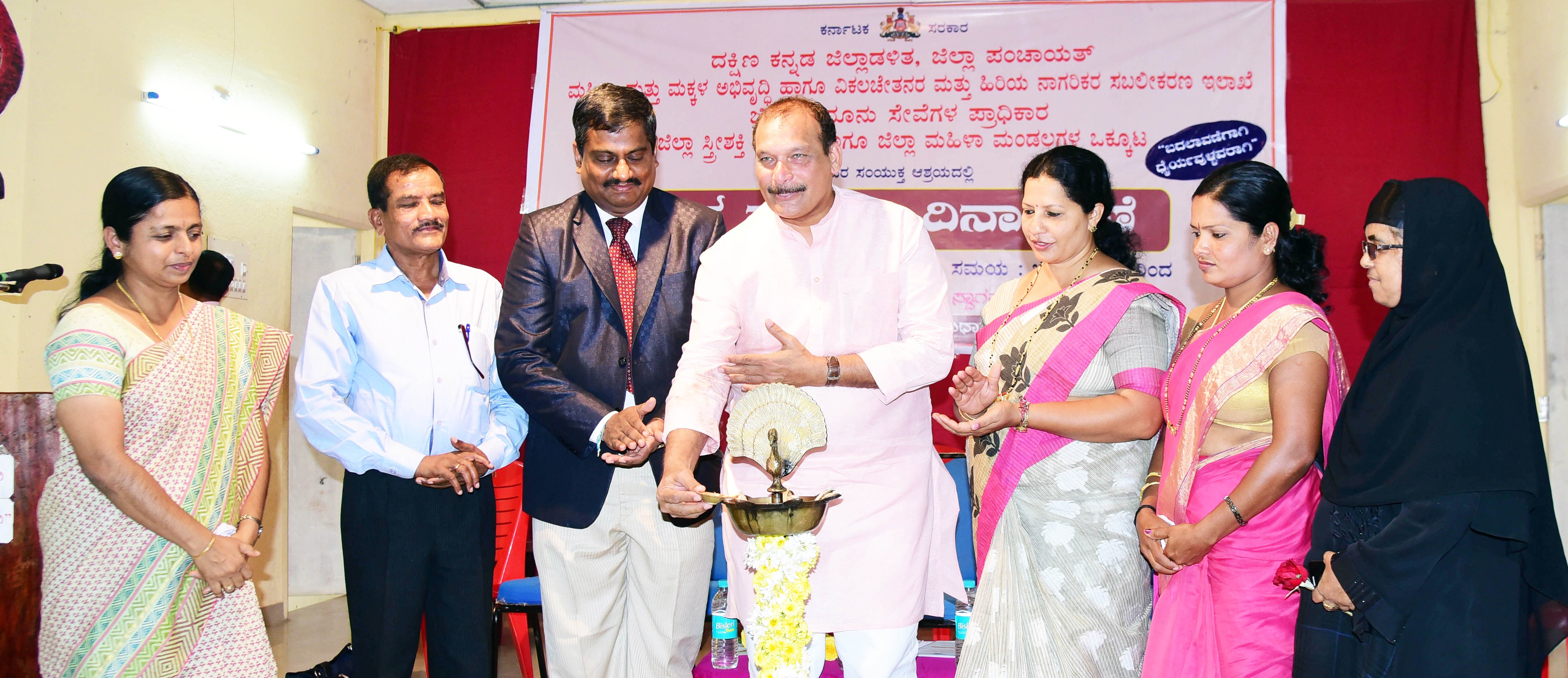 ‘ಸಮಾಜ ನಿರ್ಮಾಣದಲ್ಲಿ ಮಹಿಳೆ ಪಾತ್ರ ಅನನ್ಯ’