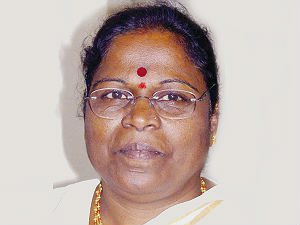 ​ತಹಶೀಲ್ದಾರ್ ದಾಖಲಾತಿಗಳನ್ನು ಹಿರೇಮಠ ಕೈಗೊಪ್ಪಿಸಿದ್ದಾರೆ: ಮೋಟಮ್ಮ ಆರೋಪ