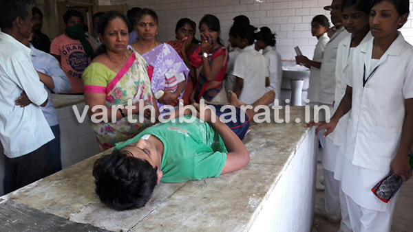 ವಿಷ ಆಹಾರ ಸೇವಿಸಿ ಮೂರು ಮಕ್ಕಳ ಸಾವು: ತನಿಖೆಗೆ ಸಿಎಂ ಆದೇಶ; ಮುಗಿಲು ಮುಟ್ಟಿದ ಪಾಲಕರ ರೋದನ