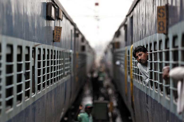 ರೈಲು ಟಿಕೆಟ್ ಆನ್ ಲೈನ್‌ಬುಕ್ಕಿಂಗ್‌ಗೆ ಜೂನ್ 30ರವರೆಗೆ ಸರ್ವಿಸ್ ಚಾರ್ಜ್ ಇಲ್ಲ